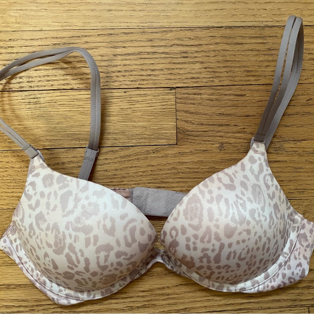 Victoria’s Secret Very Sexy push-up size 34B Leopard Print Bra